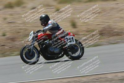 media/Apr-20-2025-AHRMA (Sun) [[393a79c373]]/Race/Group 5/Turn 4b/